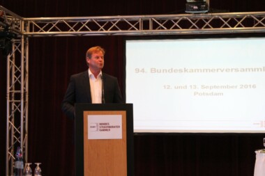 finanzminister_goerke_auf_der_bundeskammerversammlung_2016_potsdam